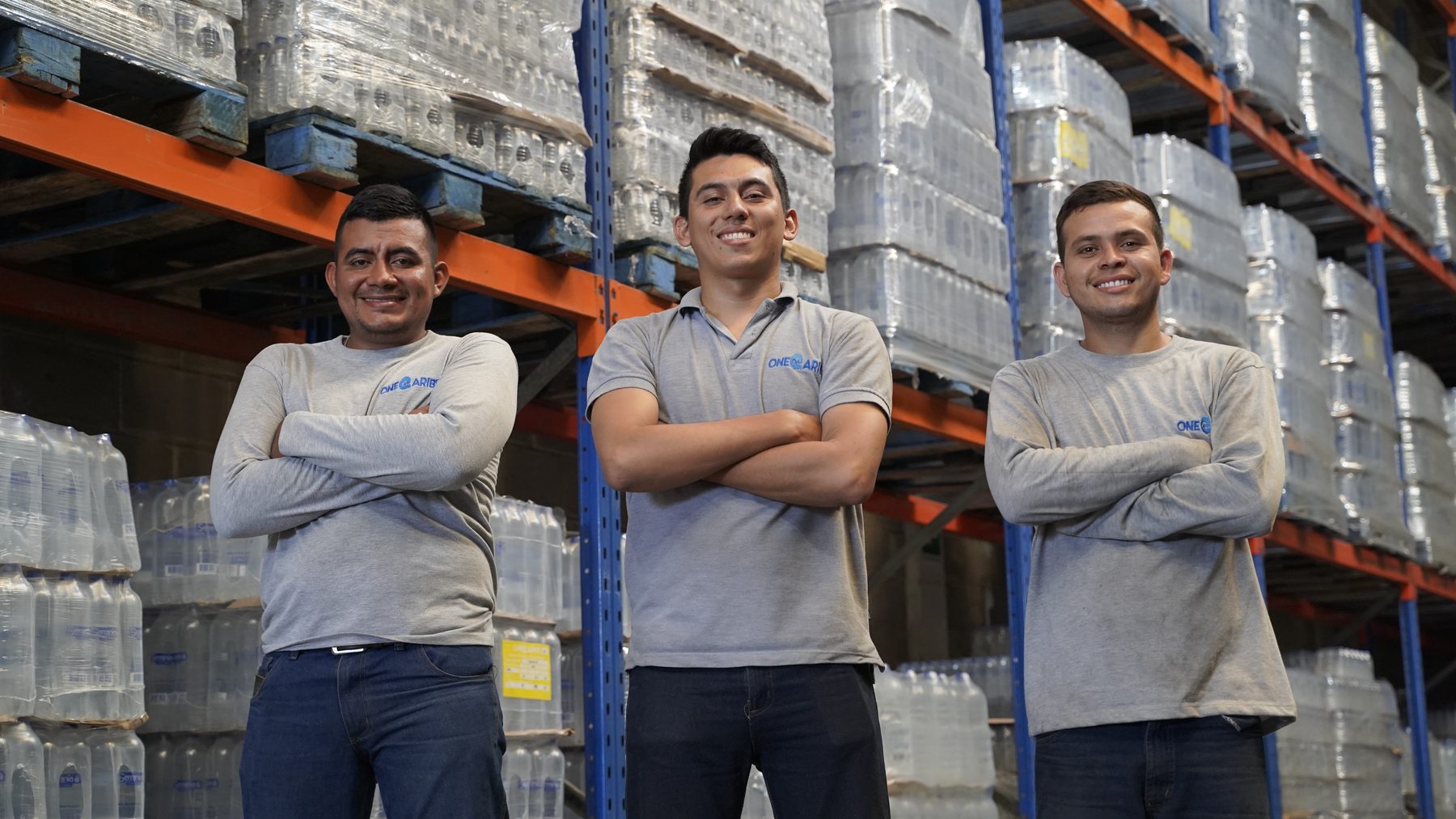 Equipo de planta One Caribe en bodega
